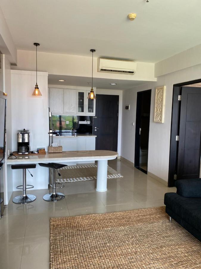 Stylish 2 Bedroom Penthouse Apt, Newly Refreshed, 50 Mbps, Pool, Gym, Resto Kuta Lombok Zewnętrze zdjęcie